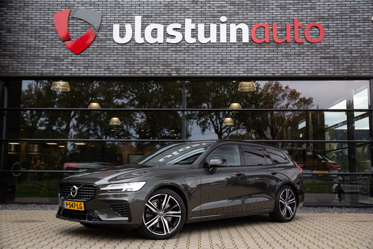 Volvo V60 - 2.0 T6 Recharge AWD Inscription Expression 2.0 T6 Recharge AWD Inscription Expression , Trekhaak, Adap. cruise, Achteruitrijcamera, - AutoWereld.nl
