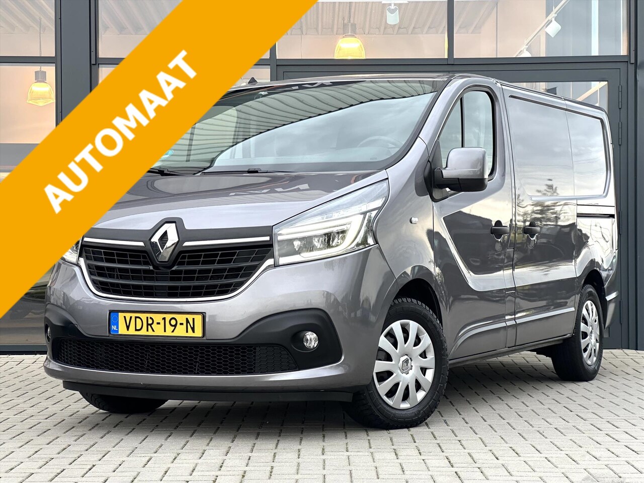 Renault Trafic - GB 2.0 dCi EDC 145pk L1H1 T29 | 2-Schuifdeuren | Trekhaak | LED | 1e Eig. | NL Auto - AutoWereld.nl