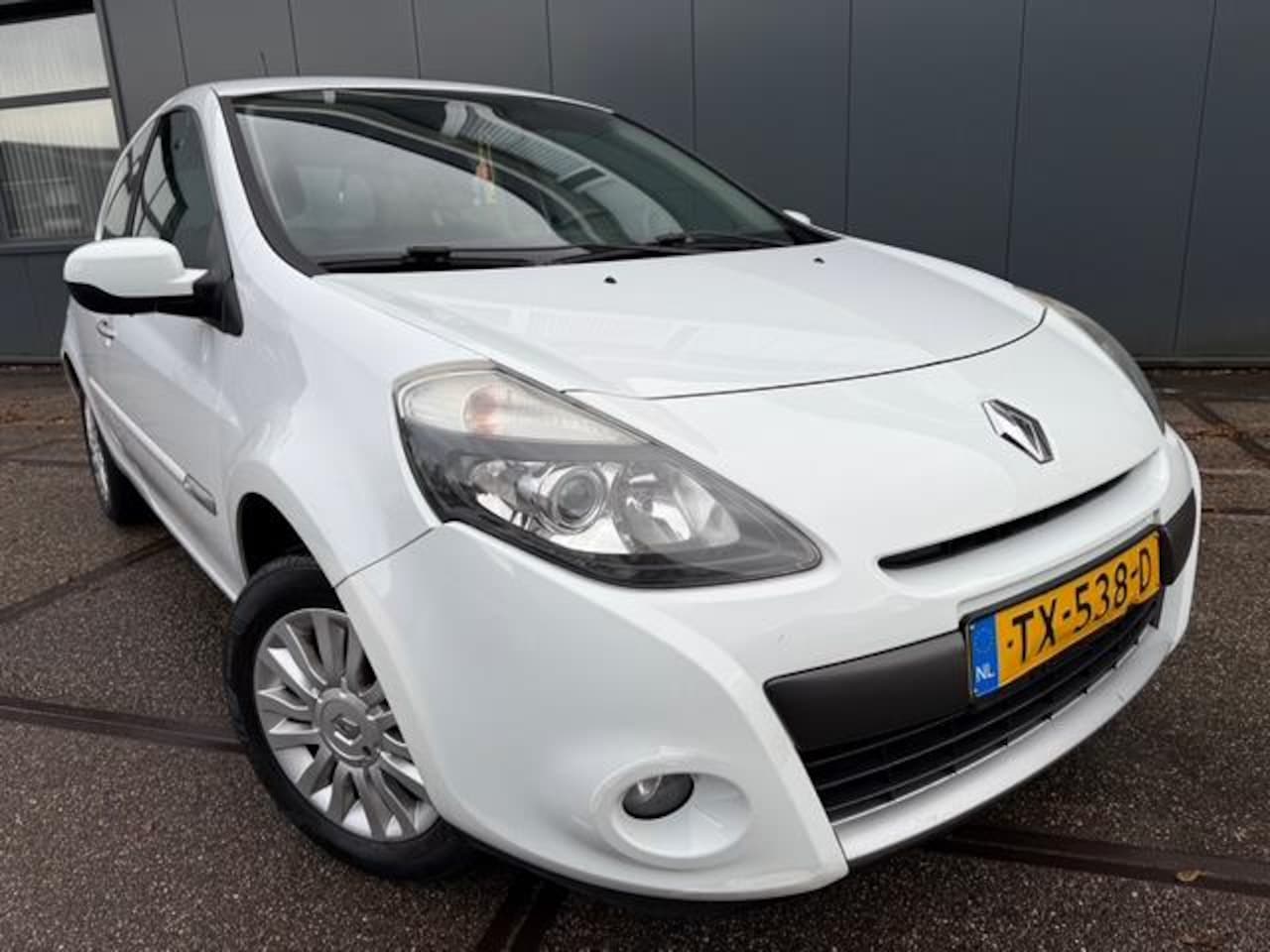 Renault Clio - 1.2 Special Line | APK | AIRCO | - AutoWereld.nl