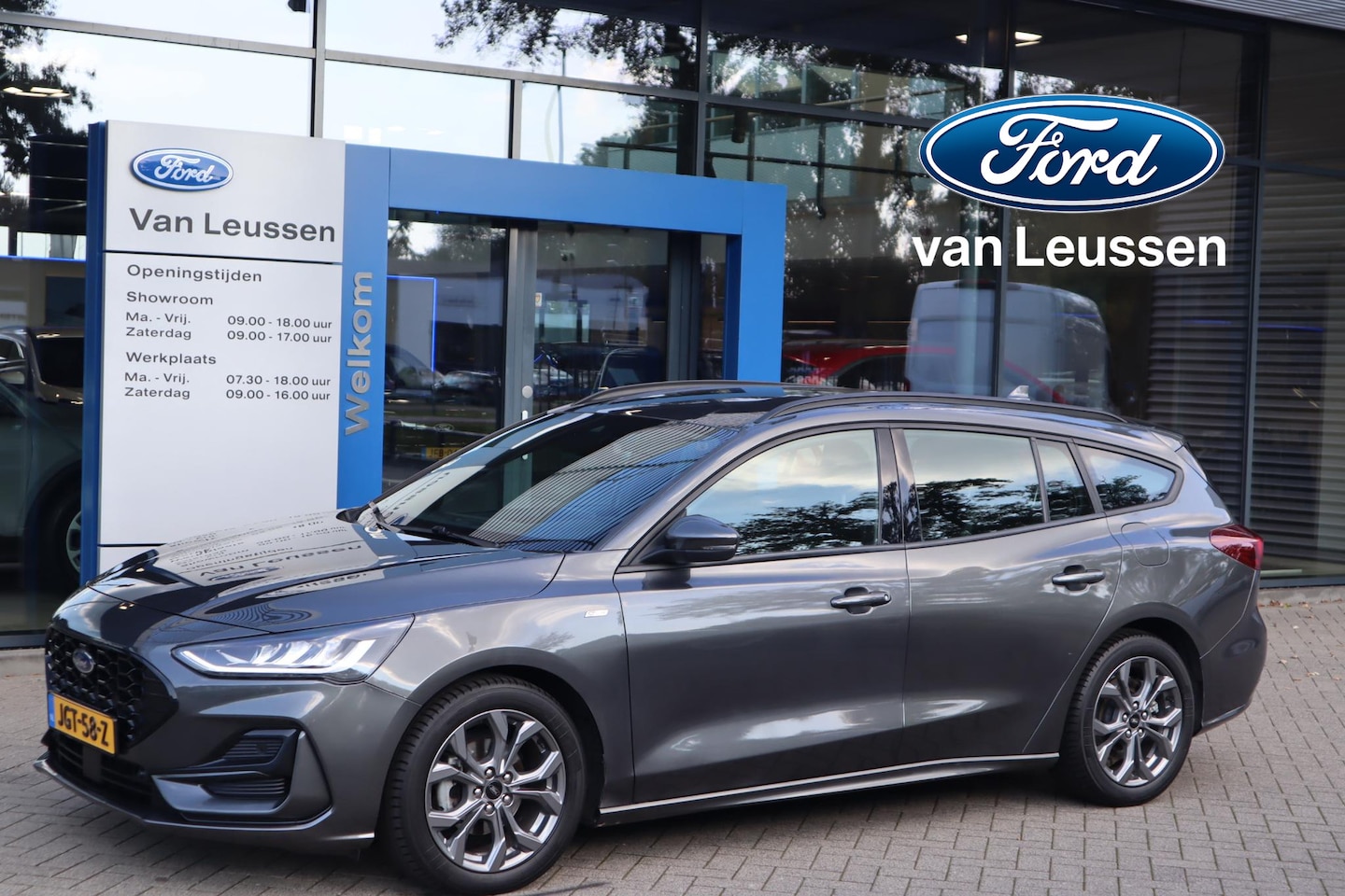 Ford Focus Wagon - 125PK HYBRID ST-LINE AUTOMAAT ANDROID/APPLE NAVI CAMERA P-SENSOREN 17" LM-VELGEN ALL-SEASO - AutoWereld.nl