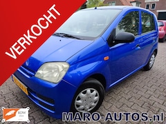 Daihatsu Cuore - 1.0-12V 5d. Anniversary | NW. DISTR.+KOPPELING 5-DEURS Boekjes 2009| RIJKLAAR