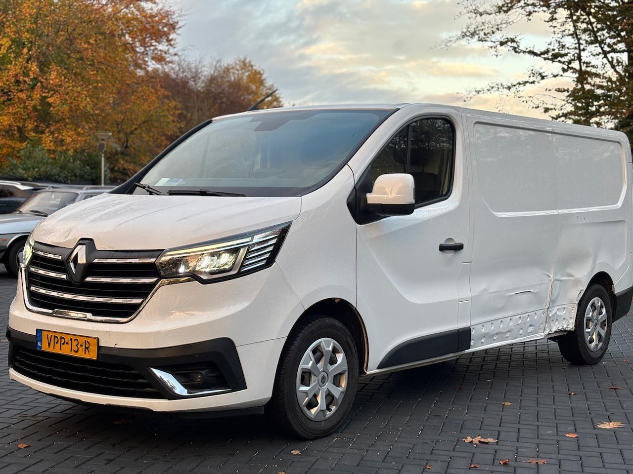 Renault Trafic - 2.0 dCi 130 T30 L2H1 Work Edition/Airco/Cruise/PDC/NAP - AutoWereld.nl