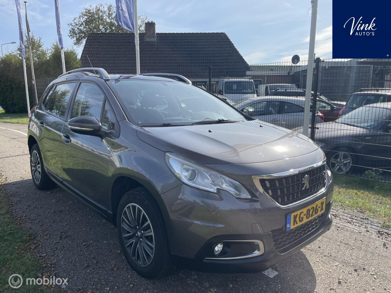 Peugeot 2008 - 1.2 PureTech Blue Lion | Panoramadak | Full Options | Trekhaak | - AutoWereld.nl