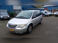 Chrysler Voyager - 3.3i V6 SE Luxe