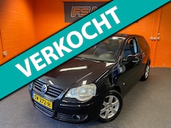 Volkswagen Polo - 1.2 / 3 DEURS / SPORTLINE / AIRCO / APK 14-10-2026