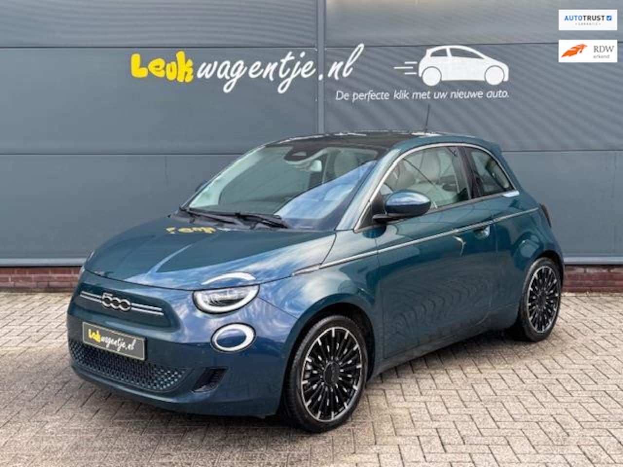 Fiat 500 - La Prima 42 kWh *pano *carplay *camera *ad. cruise - AutoWereld.nl