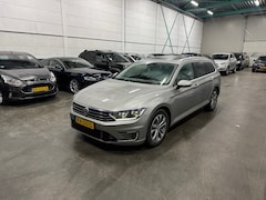 Volkswagen Passat Variant - 1.4 TSI GTE HIGHLINE PANO ALCANTARA CAMERA TREKHAAK ORIG NL NAP