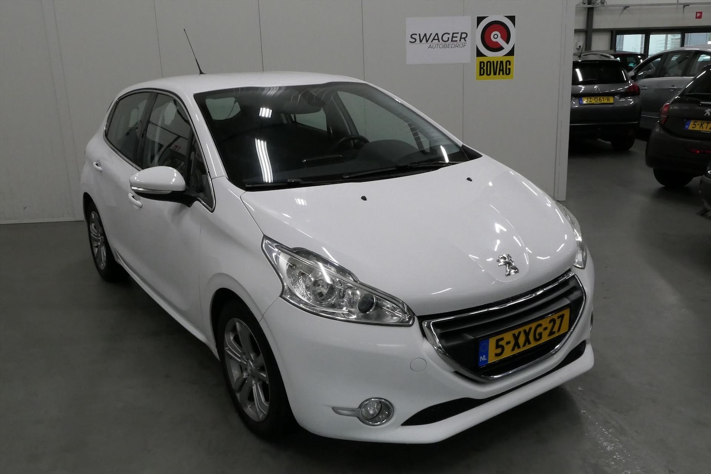Peugeot 208 - 1.6 e-HDi 92PK 5D Blue Lease (Trekhaak&Goed onderhouden) - AutoWereld.nl