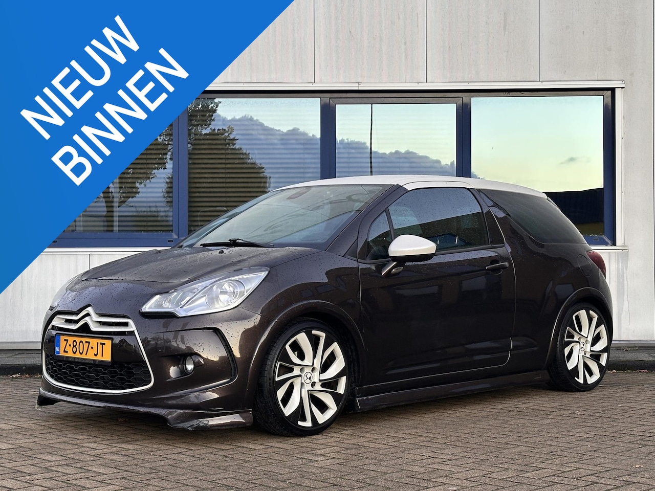 Citroën DS3 - 1.6 So Chic in Black 1.6 So Chic in Black - AutoWereld.nl