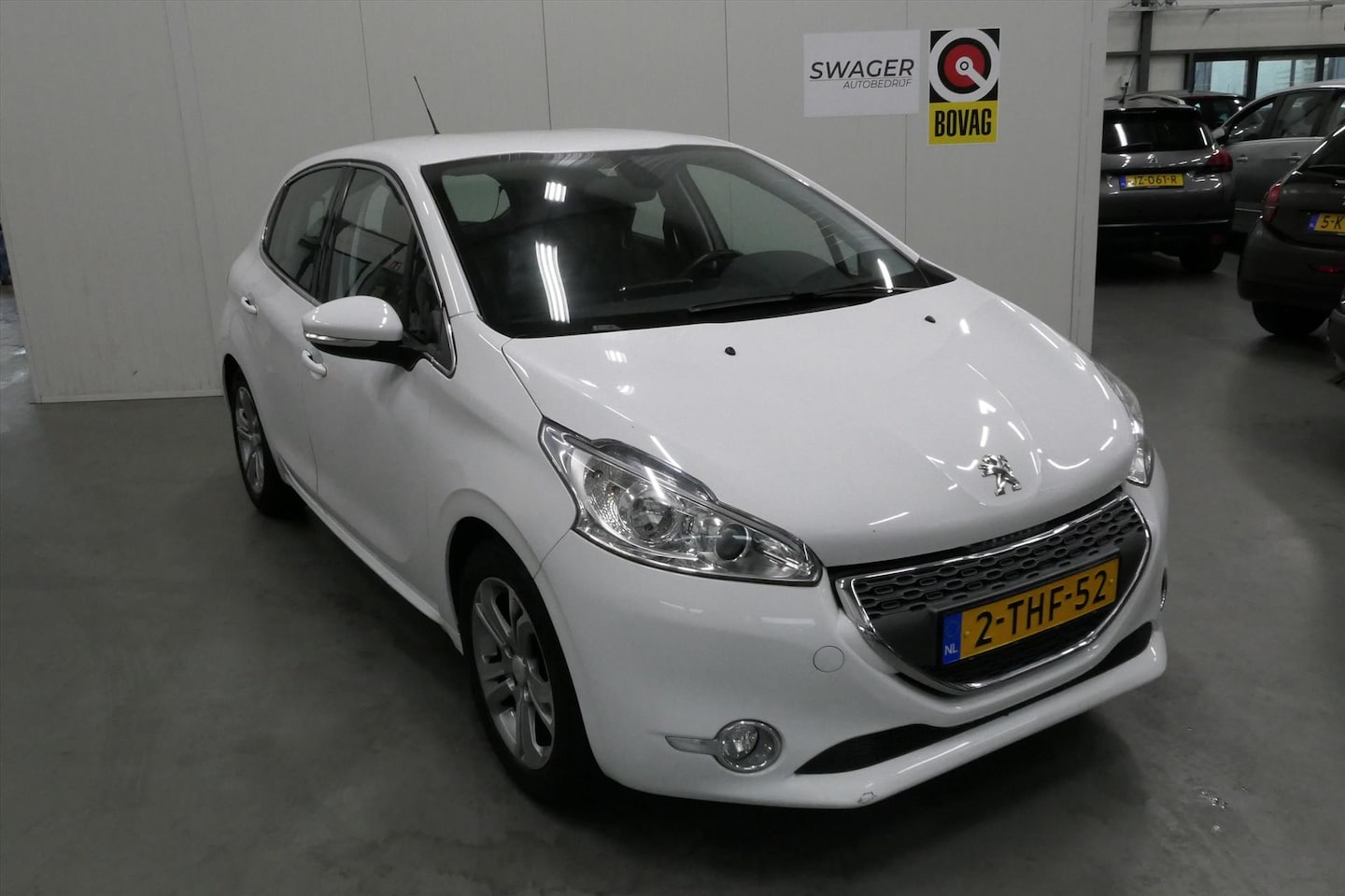 Peugeot 208 - 1.2 VTi 82PK 5D Allure (Trekhaak) - AutoWereld.nl