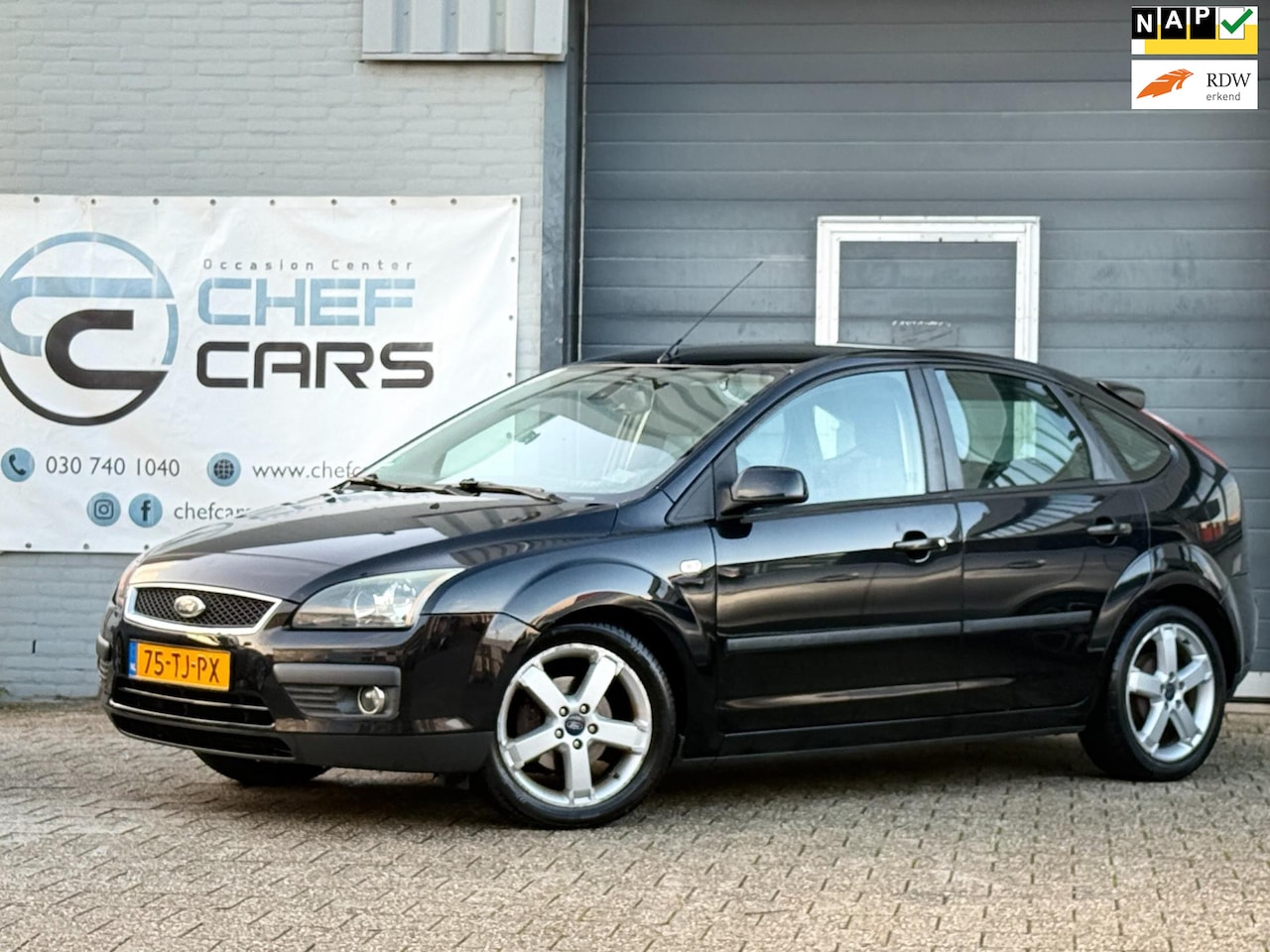 Ford Focus - 1.6|NAP|APK|AIRCO|CRUISE|5-DEURS|17''LM|BOEKJES! - AutoWereld.nl