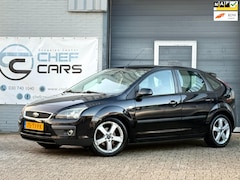 Ford Focus - 1.6|NAP|APK|AIRCO|CRUISE|5-DEURS|17''LM|BOEKJES
