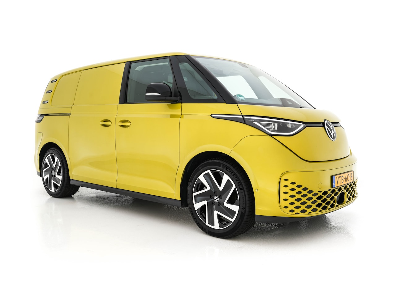 Volkswagen ID. Buzz Cargo - 77 kWh [ 3-Fase ] {SOH-90%} *FULL-LED | ADAPTIVE-CRUISE | LANE-ASSIST | KEYLESS | DAB+ | C - AutoWereld.nl