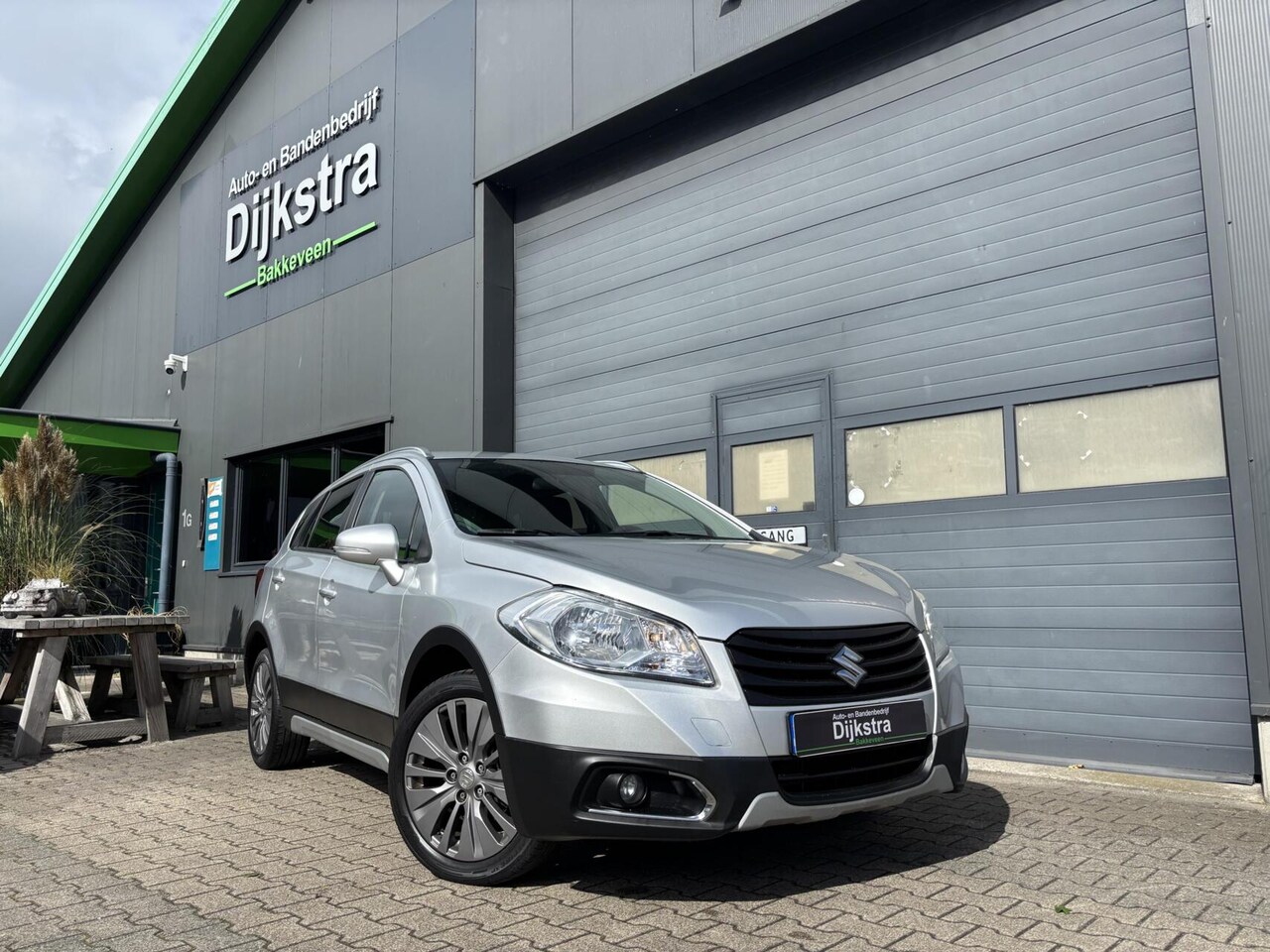 Suzuki SX4 S-Cross - 1.6 Exclusive Automatische Airco/ Cruise Control/ Bluetooth/ afneembare trekhaak.