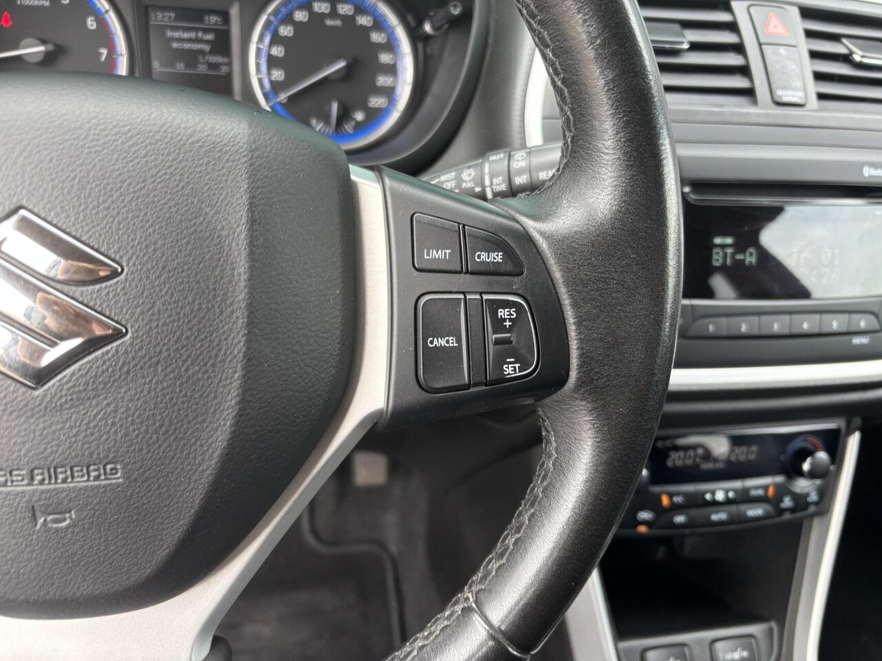 Suzuki SX4 S-Cross - 1.6 Exclusive Automatische Airco/ Cruise Control/ Bluetooth/ afneembare trekhaak.