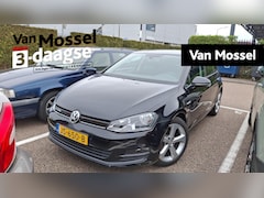 Volkswagen Golf - 1.0 TSI Connected Series | Navigatie | Parkeer sensoren | Lichtmetalen velgen
