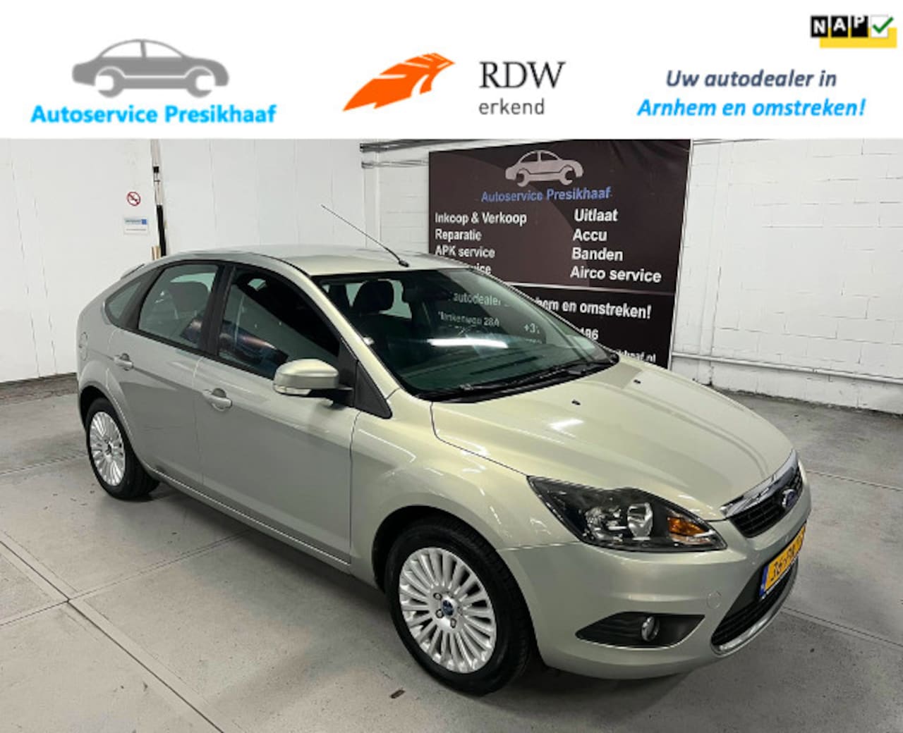 Ford Focus - 1.8 Limited NAVIGATIE / LM VELGEN / TREKHAAK - AutoWereld.nl