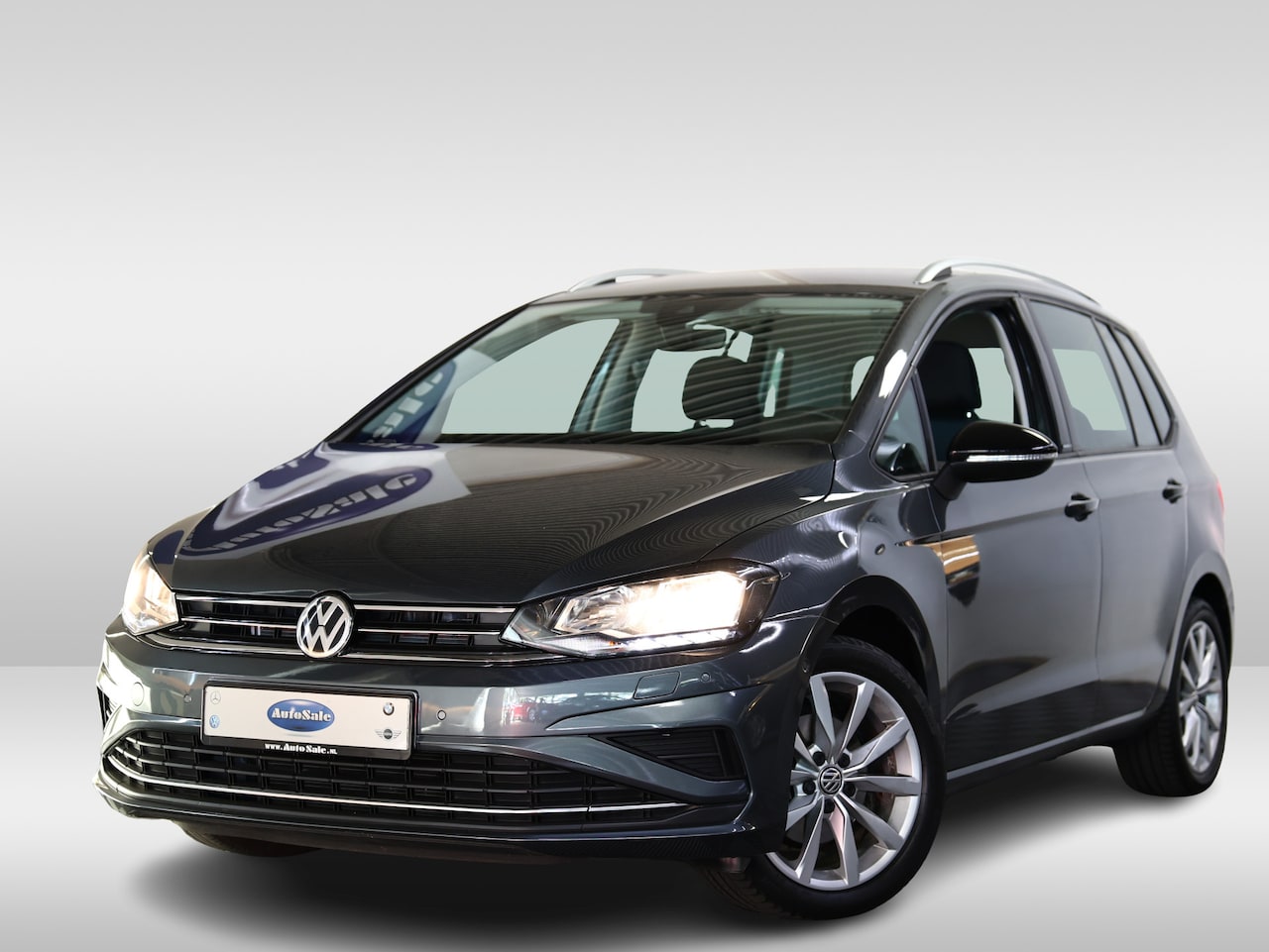 Volkswagen Golf Sportsvan - 1.5 TSI ACT Highline IQ Drive ACC Navi Carplay Lane+Park Ass. Clima Stoelvw '19 - AutoWereld.nl