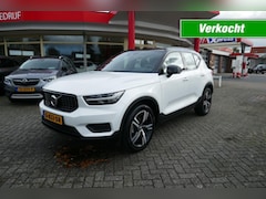 Volvo XC40 - 1.5 T3 R-DESIGN PANO/STOELVERW./ELEKTR.ACHTERKLEP/TREKHAAK
