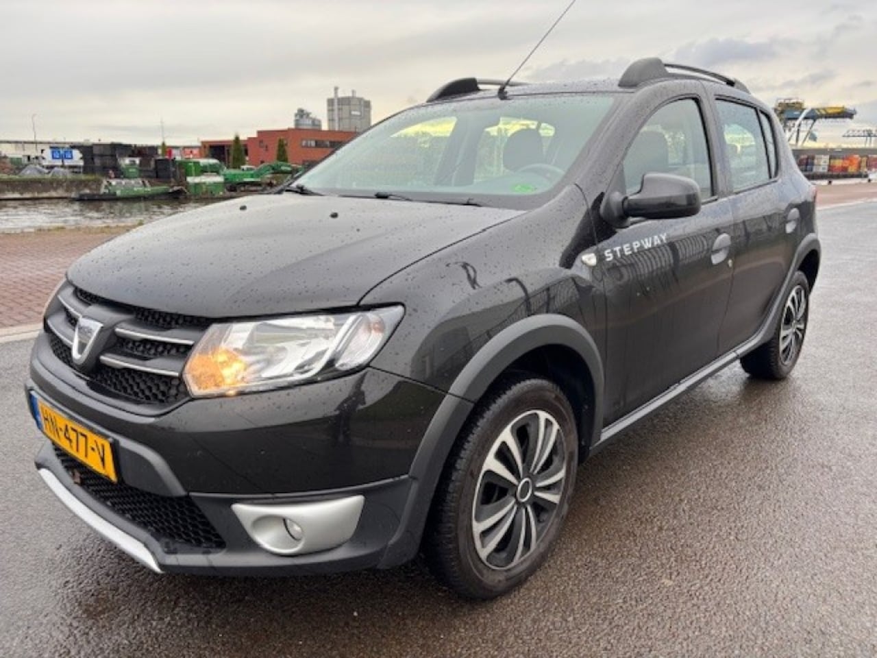 Dacia Sandero Stepway - 0.9 TCe Stepway Laureate - AutoWereld.nl
