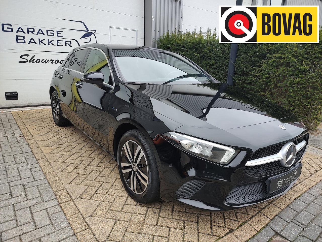 Mercedes-Benz A-klasse - 250 e Business Line Plug-In Trekhaak Leder Carplay Navi Led 360-Camera Widescreen - AutoWereld.nl