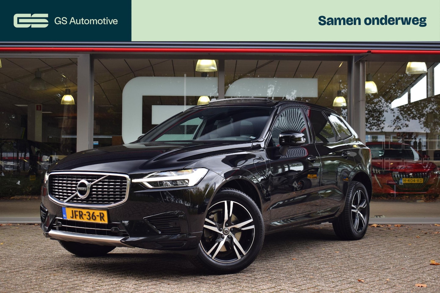 Volvo XC60 - 2.0 T8 Twin Engine AWD R-Design |PANO|LUCHTVERING| - AutoWereld.nl