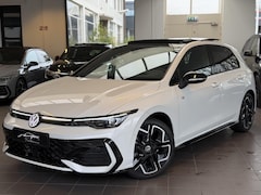 Volkswagen Golf - 1.5 R Line Pano / 360 / H&K / Trekhaak