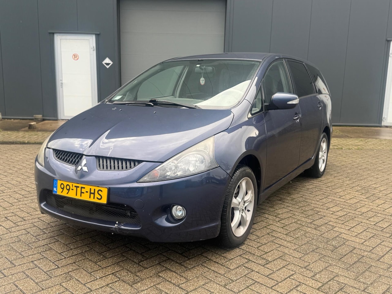 Mitsubishi Grandis - 2.4-16V Invite Automaat 7 Pers Clima - AutoWereld.nl