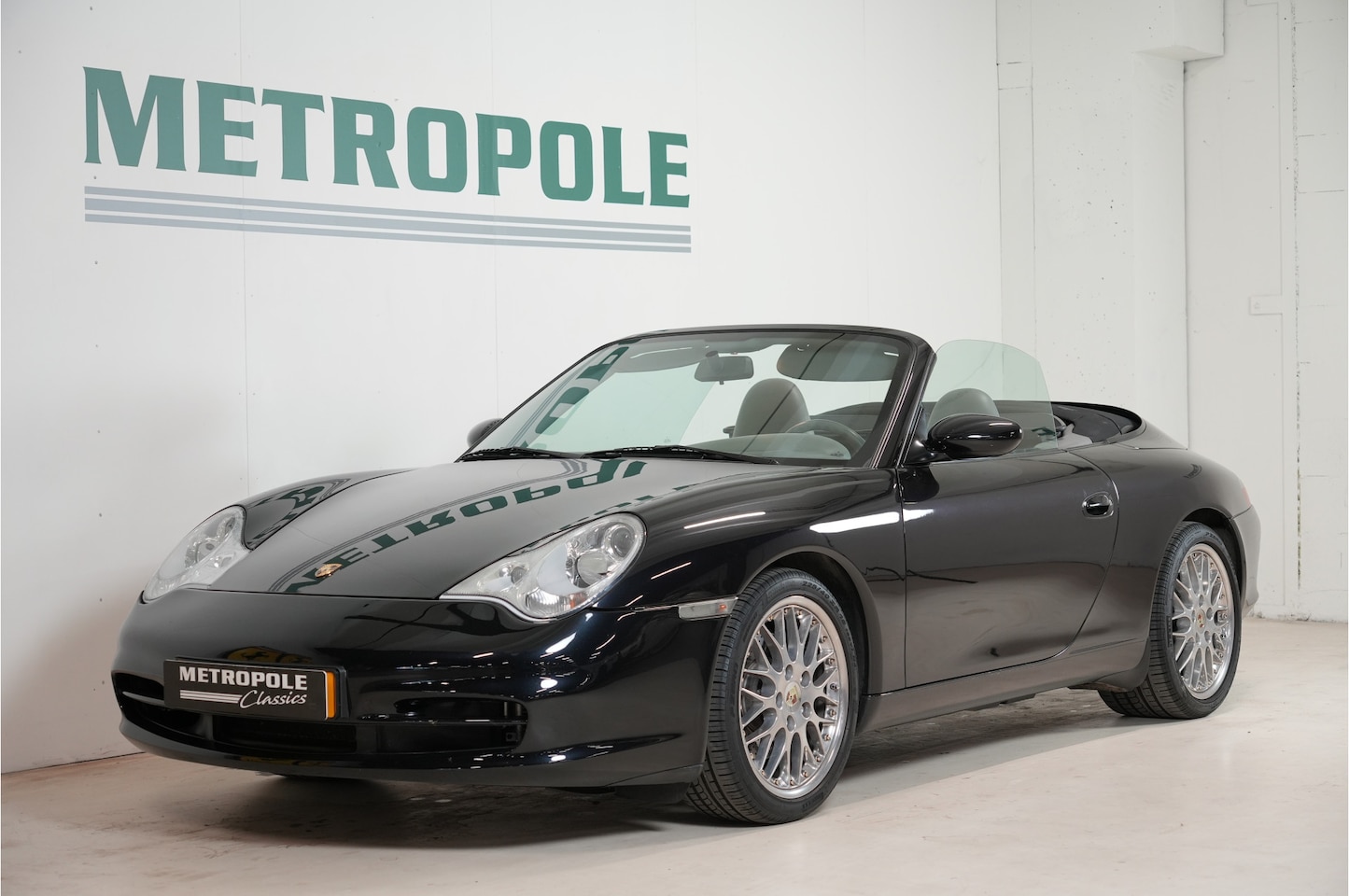 Porsche 911 Cabrio - CARRERA 2 M1061 - AutoWereld.nl