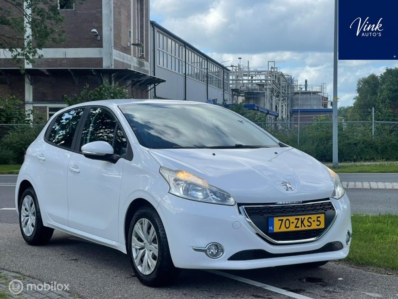 Peugeot 208 - 1.2 VTi Blue Lease | Navigatie | 5 Deurs | Airco | Parkeersensoren | Cruise Control | - AutoWereld.nl