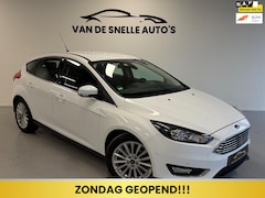 Ford Focus - 1.5 TDCI Titanium Edition DEALERONDERHOUDEN/PDC/NAVI