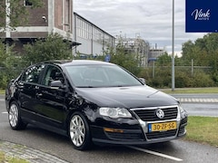Volkswagen Passat - 1.6 Businessline | Navigatie | Trekhaak | LMV