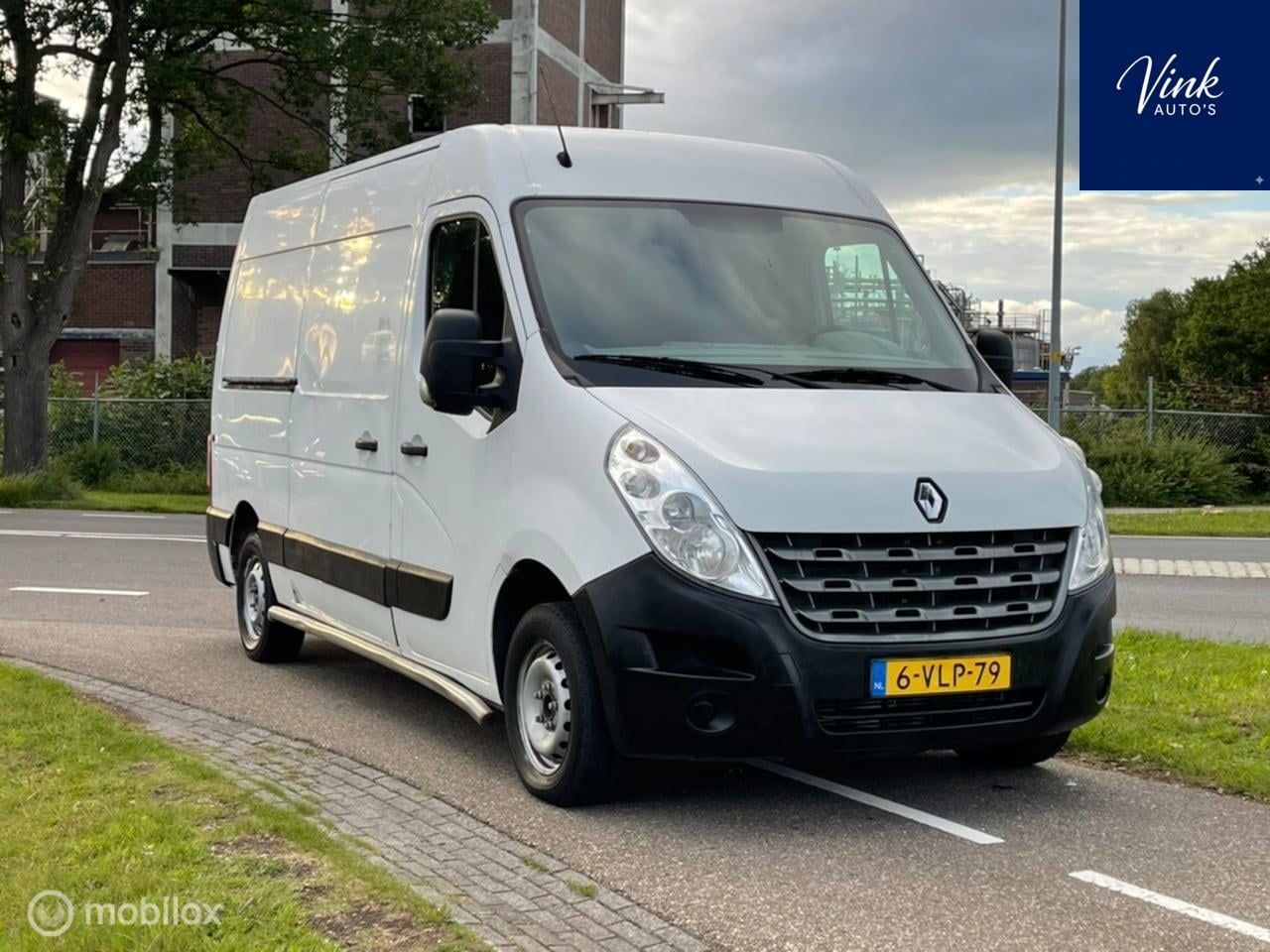 Renault Master - T33 2.3 dCi L2H2 Générique | Airco | 2500 kg Trekgewicht | NAV | Trekhaak - AutoWereld.nl