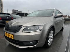Skoda Octavia Combi - 1.2 TSI Greentech Elegance Businessline Nieuwe APK Dealer Onderhouden Top Staat Vol Optie