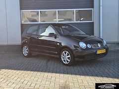 Volkswagen Polo - 1.4-16V FSI Athene