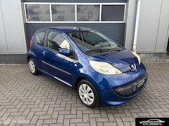 Peugeot 107 - 1.0-12V XS