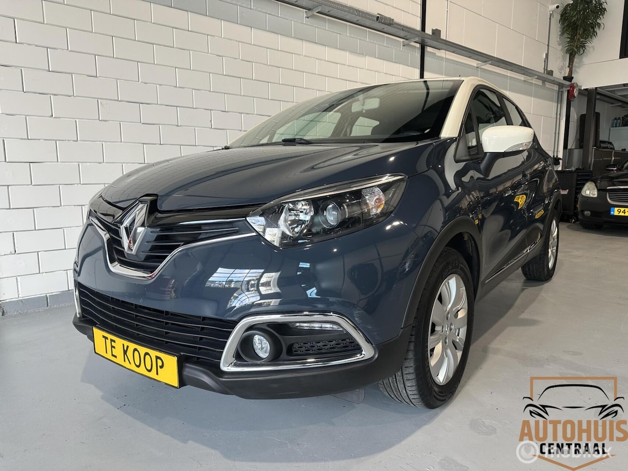 Renault Captur - 0.9 TCe Expression*Airco*Navi*trekhaak*keyless - AutoWereld.nl