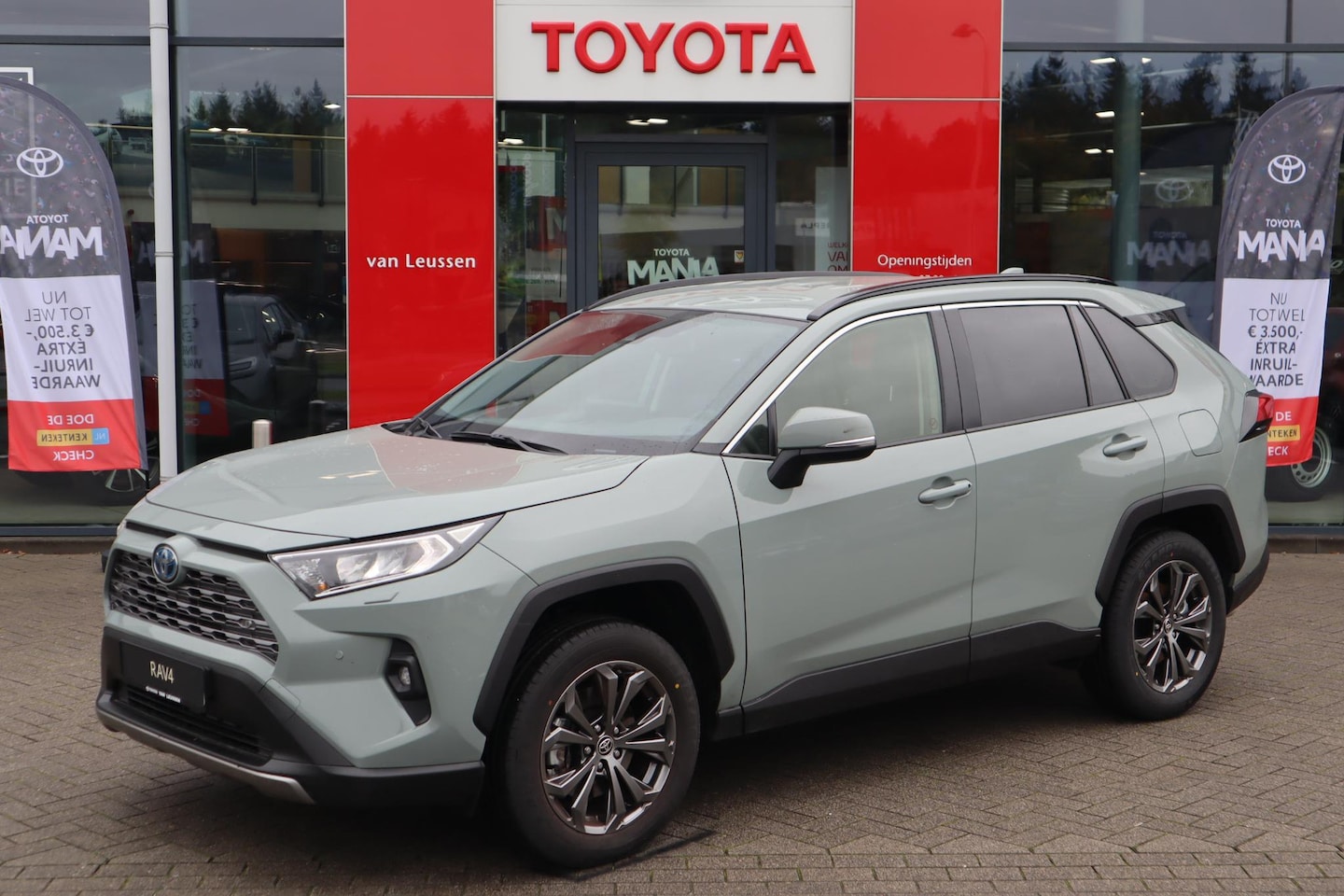 Toyota RAV4 - 2.5 HYBRID STYLE APPLE/ANDROID LEDER STOEL/STUUR/VOORRUITVERWARM. ELEK. ACHTERKLEP. CAMERA - AutoWereld.nl