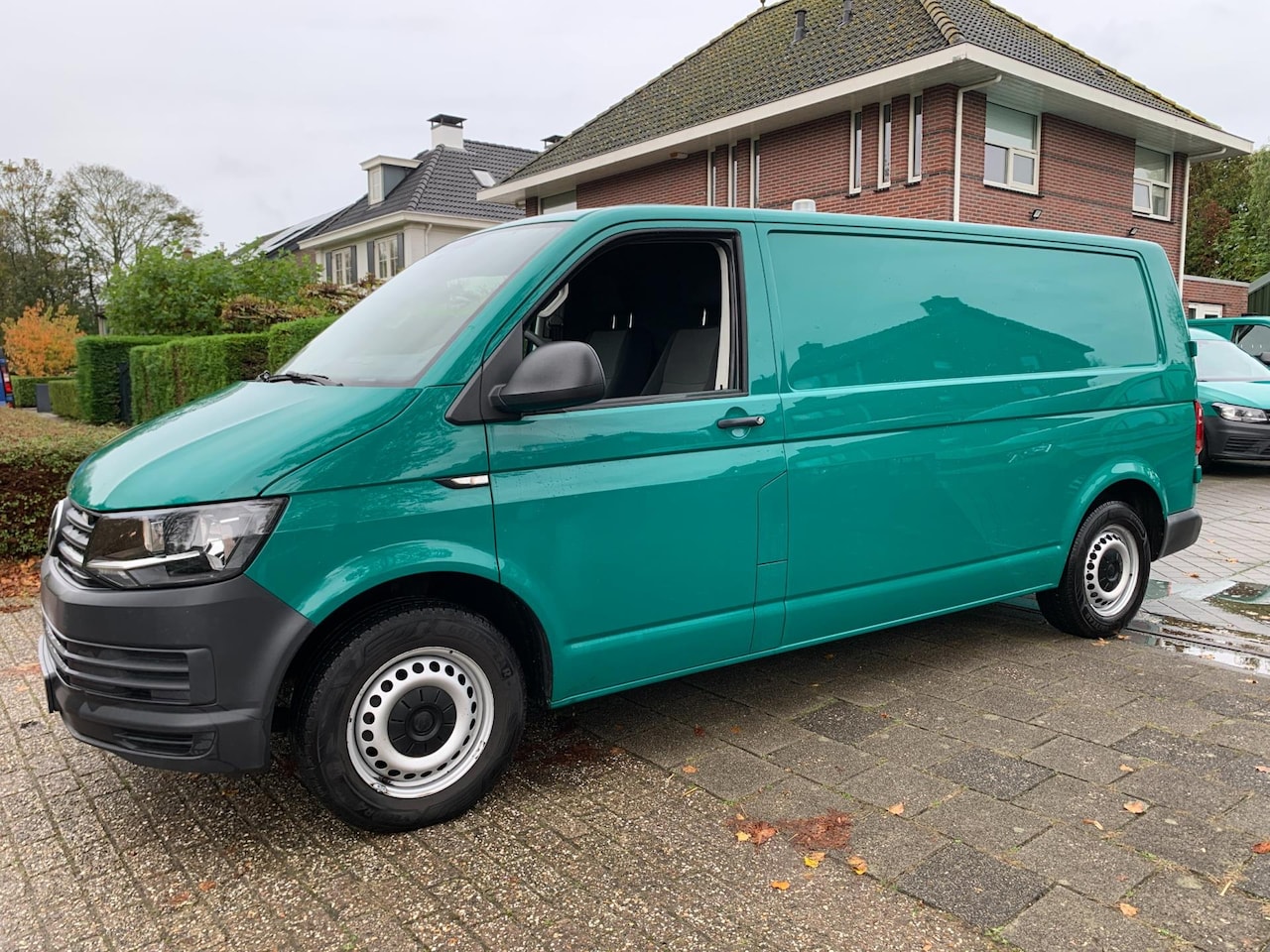 Volkswagen Transporter - 2.0 TDI L2H1 2.0 TDI L2H1 - AutoWereld.nl
