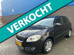 Skoda Fabia - 1.6-16V Elegance | Automaat | Cruise | Climate | LM Velgen | Isofix | Parkeersensoren | Bl