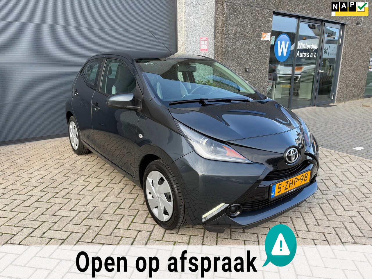 Toyota Aygo - 1.0 VVT-i x-play 1-Eigenaar|Airco|Camera|Dealer Onderhouden - AutoWereld.nl