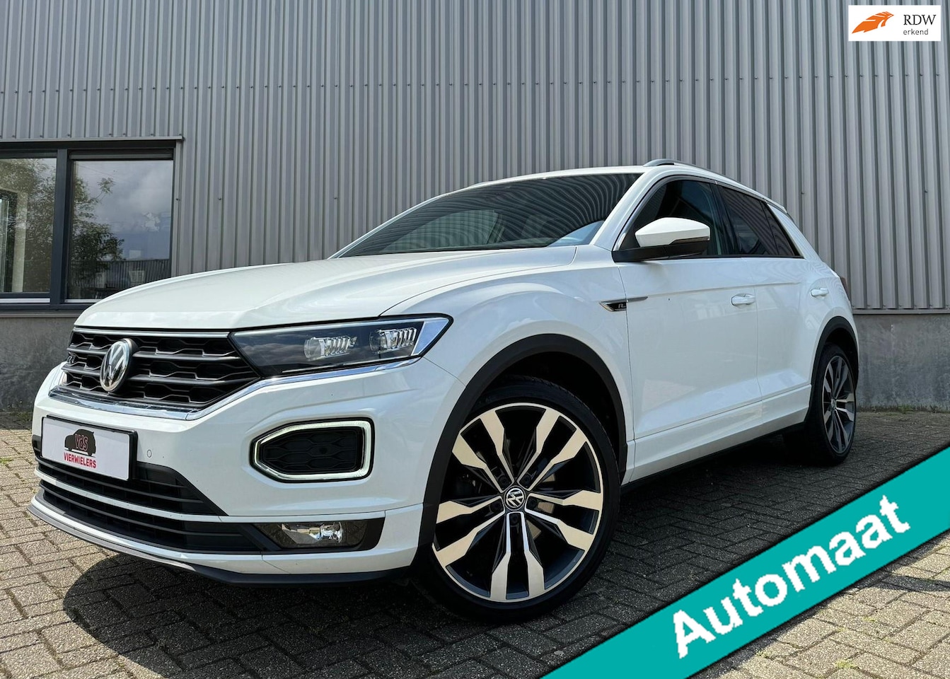 Volkswagen T-Roc - 2.0 TSI 4Motion 3x R-line Sport 190pk Camera Airplay - AutoWereld.nl