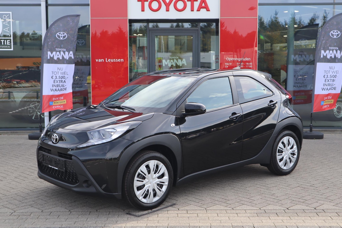 Toyota Aygo X - PLAY 5-DEURS NIEUW UIT VOORRAAD LEVERBAAR! APPLE/ANDROID AIRCO AD-CRUISE NL-AUTO BLUETOOTH - AutoWereld.nl