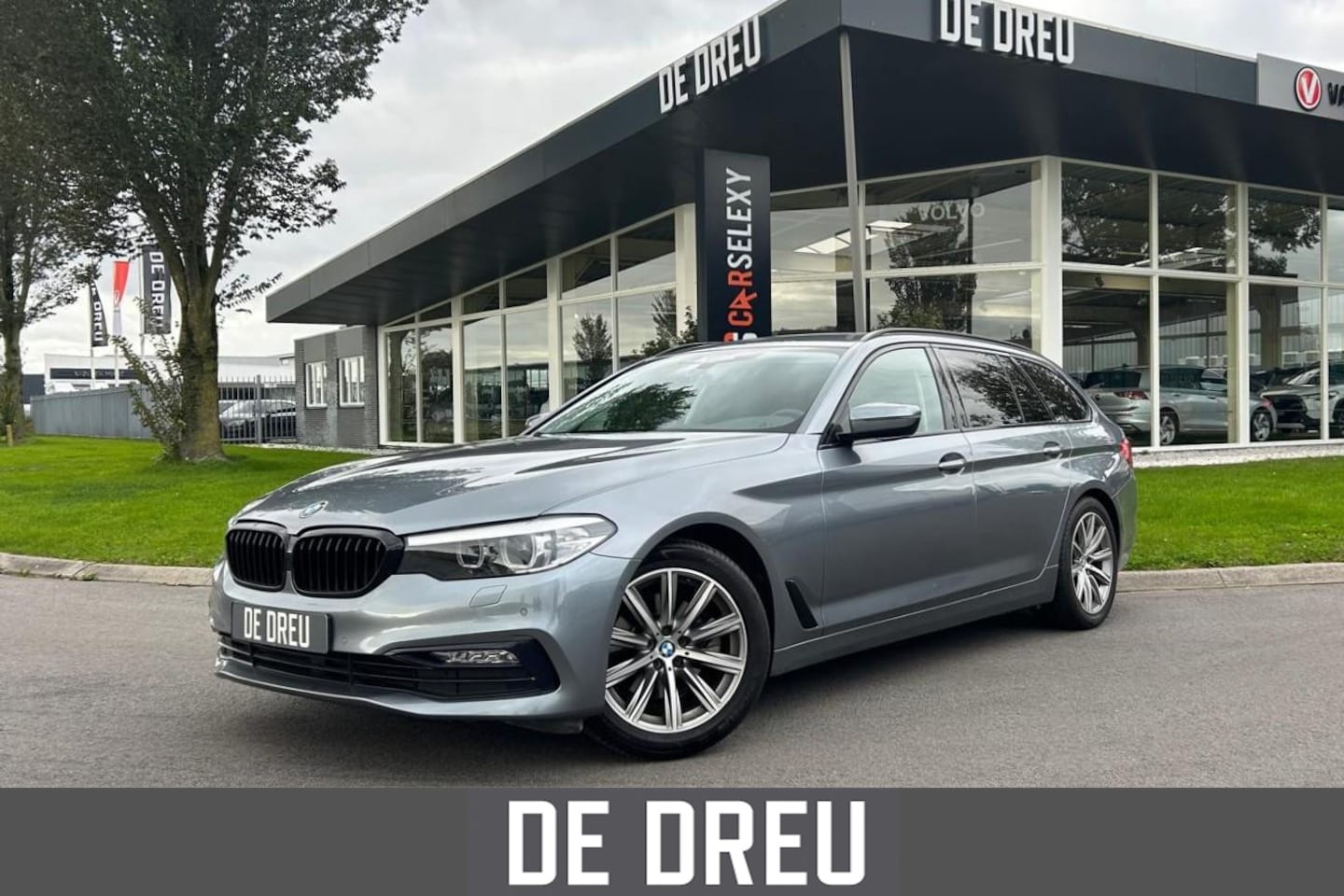 BMW 5-serie Touring - 520i Sportline | EL. TREKHAAK | CAMERA | SHADOWLINE | PRIVACY | - AutoWereld.nl