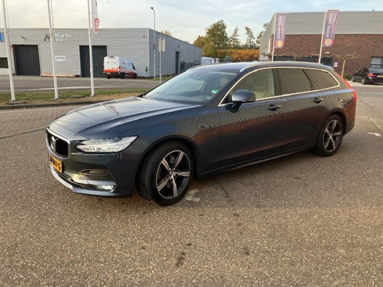 Volvo V90 - 2.0 T4 Momentum 2.0 T4 Momentum - AutoWereld.nl