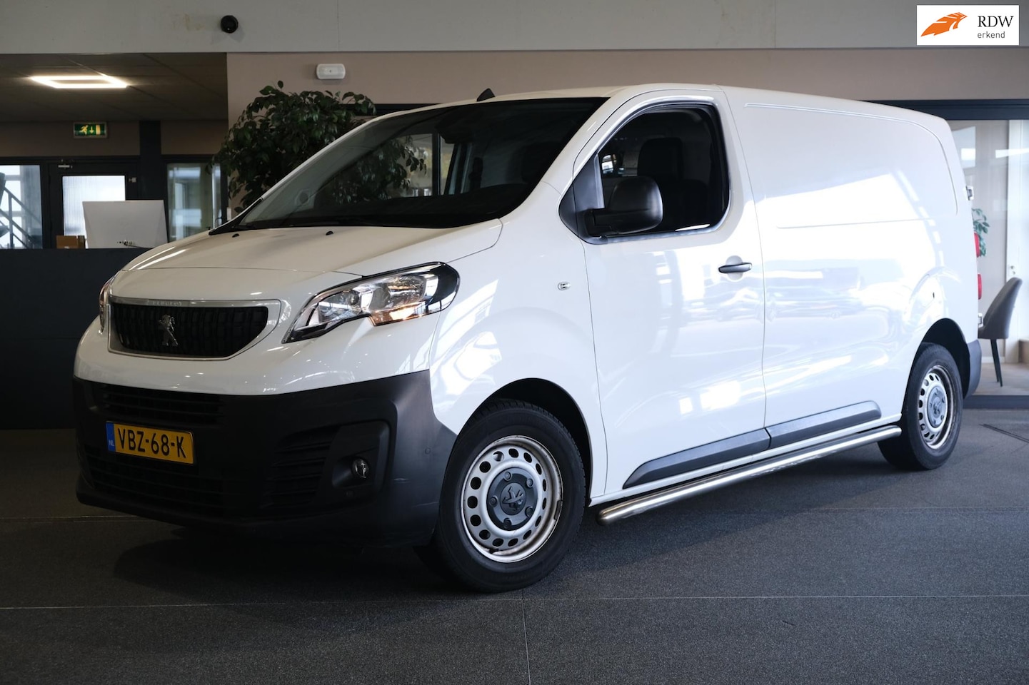 Peugeot Expert - 2.0 BlueHDI 120 Trekhaak Cruise Leder Elekramen - AutoWereld.nl