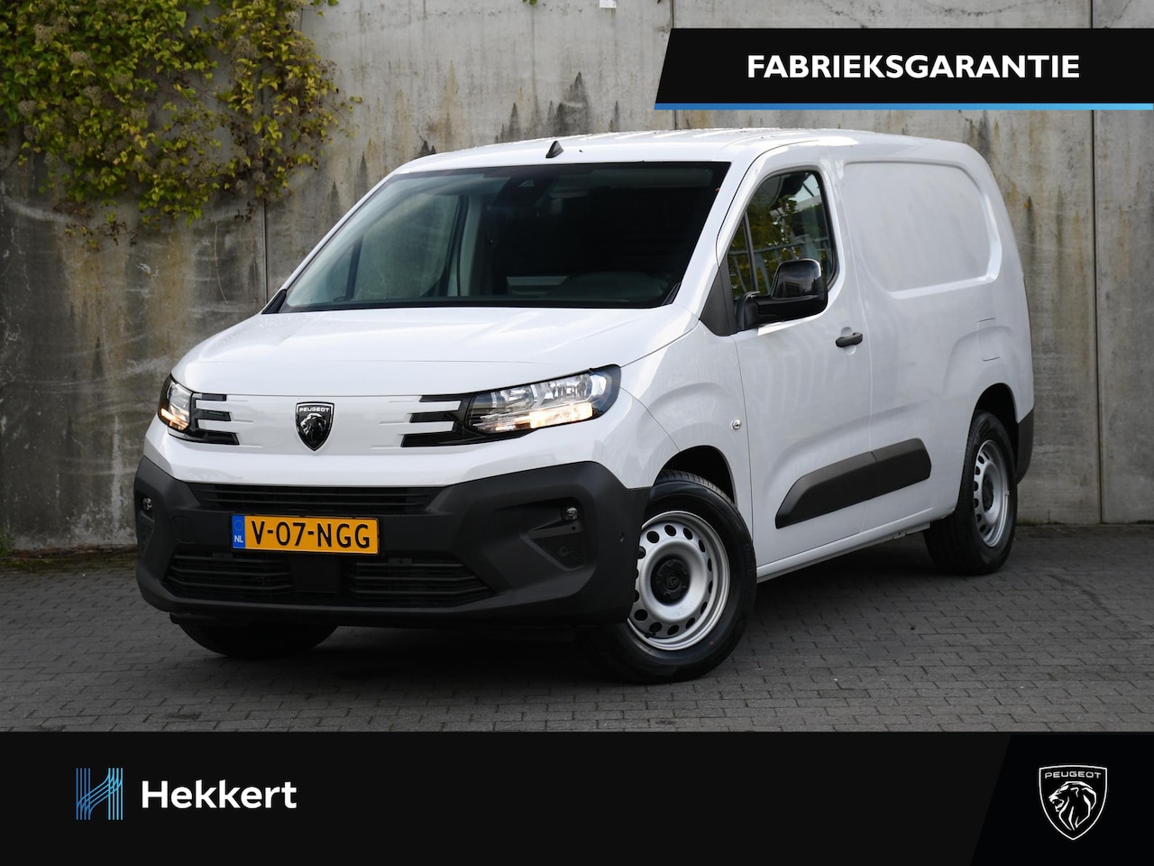 Peugeot e-Partner - L2H1 50 kWh 136pk Automaat NAVI | PDC + CAM. | STANDKACHEL | APPLE-CARPLAY | DAB - AutoWereld.nl