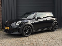 MINI Cooper - 1.5 Classic - Keyless - Navigatie - Stoelverwarming - Leder