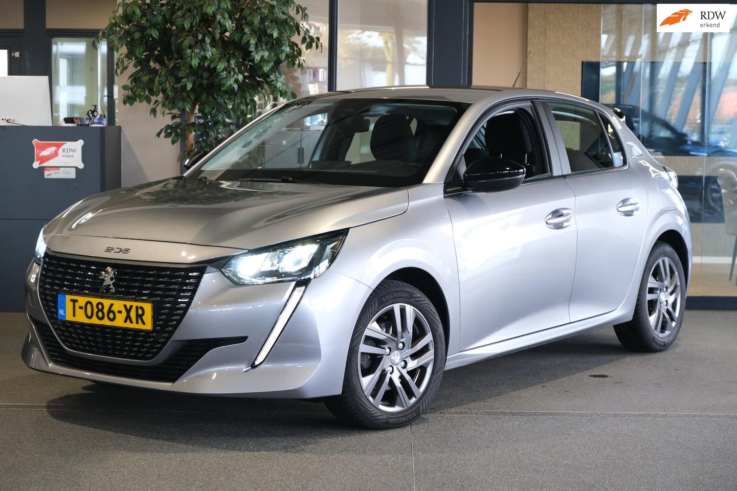 Peugeot 208 - 1.2 PureTech Active Pack AUT led Cruise Applecarplay Pdc - AutoWereld.nl