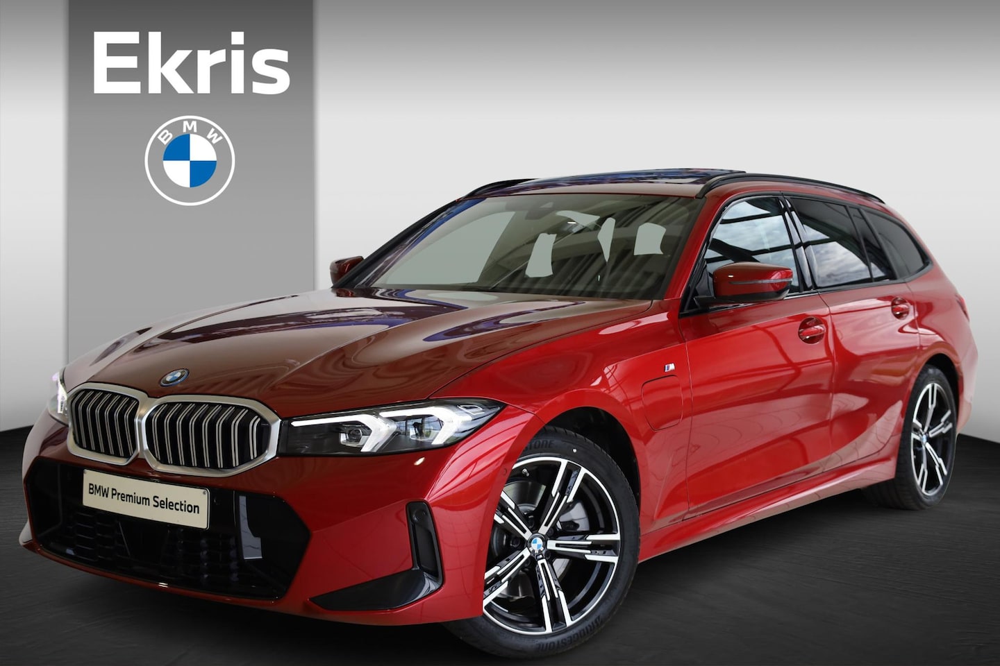 BMW 3-serie Touring - 330e | M Sportpakket | Comfort Pack | Panorama dak | Trekhaak - AutoWereld.nl